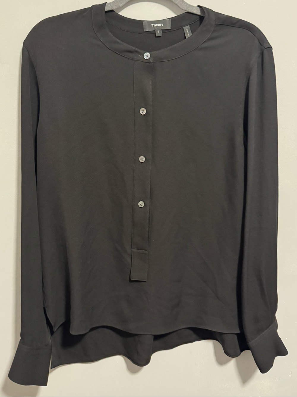 Theory-Isalva Classic Georgette Silk Blouse In Black. Size S
